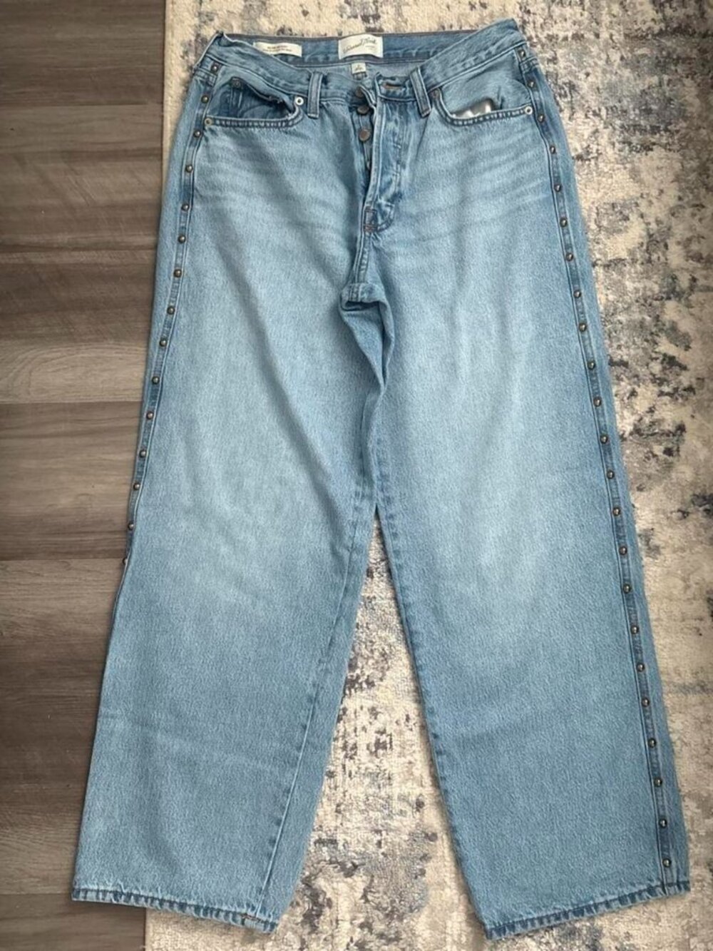 Current/Elliott Studded Side Detail Straight Leg Jeans Light Wash Denim